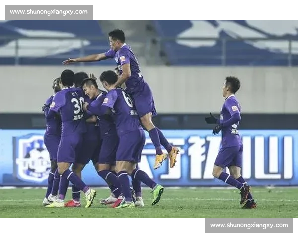 山东鲁能迎战天津泰达焦点对决赛场风云再起谁主沉浮今夜中超强强碰撞