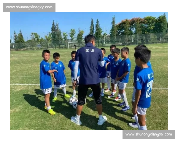 科洛科洛与佩纳罗尔对决激战精彩回顾两队历史对抗再度上演